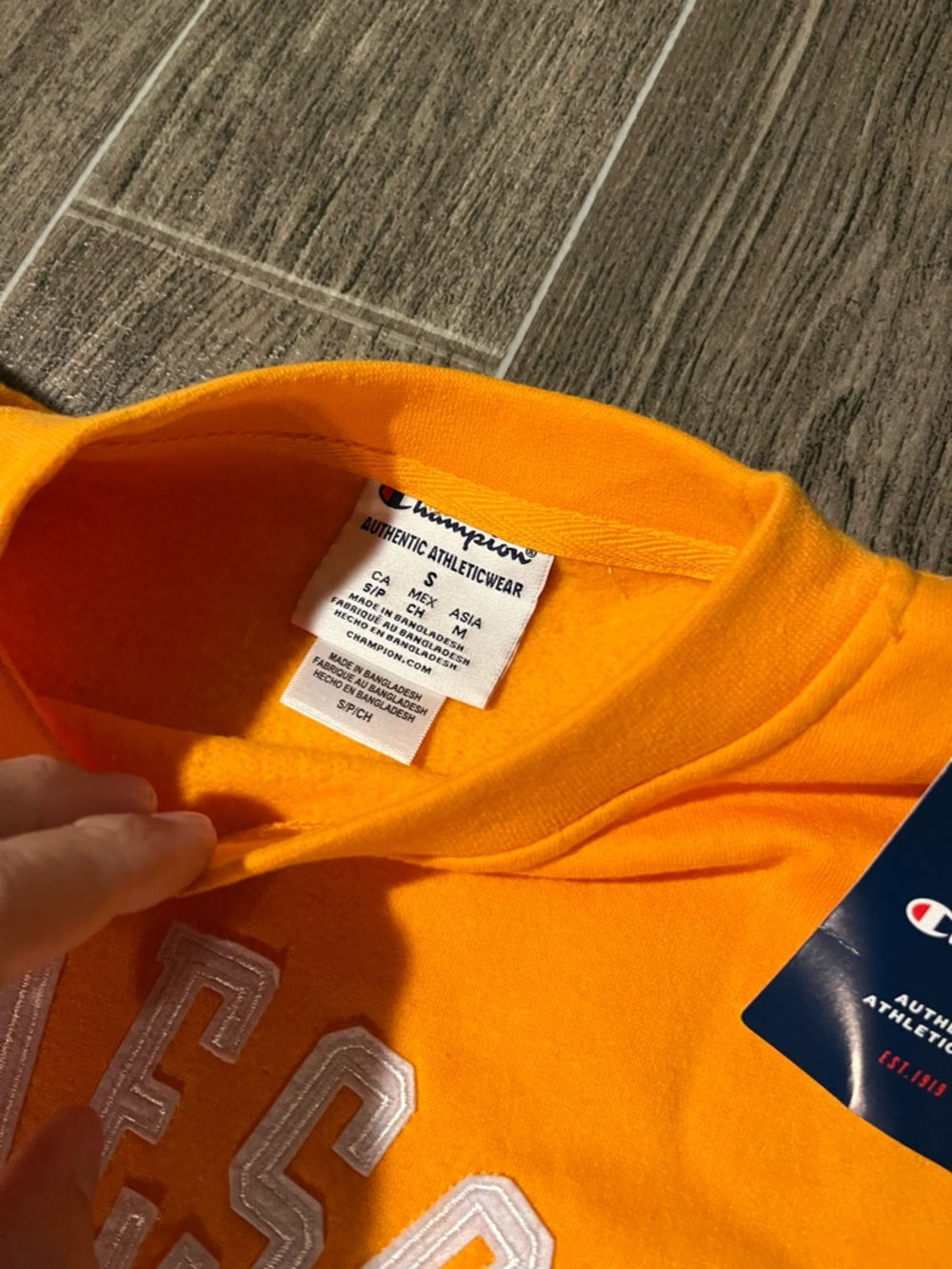 Champion Tennessee Volunteers Crewneck Sweatshirt Orange Men’s Small Long Sleeve - Picture 2 of 6